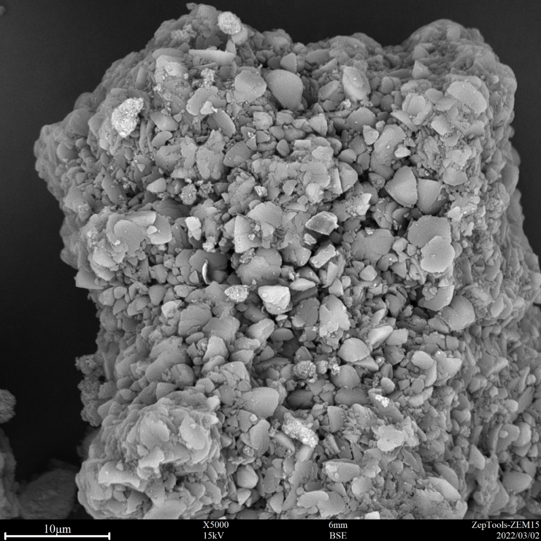 圖3 頭孢(臺式掃描電鏡5000倍照) 圖3 頭孢(臺式掃描電鏡5000倍照)