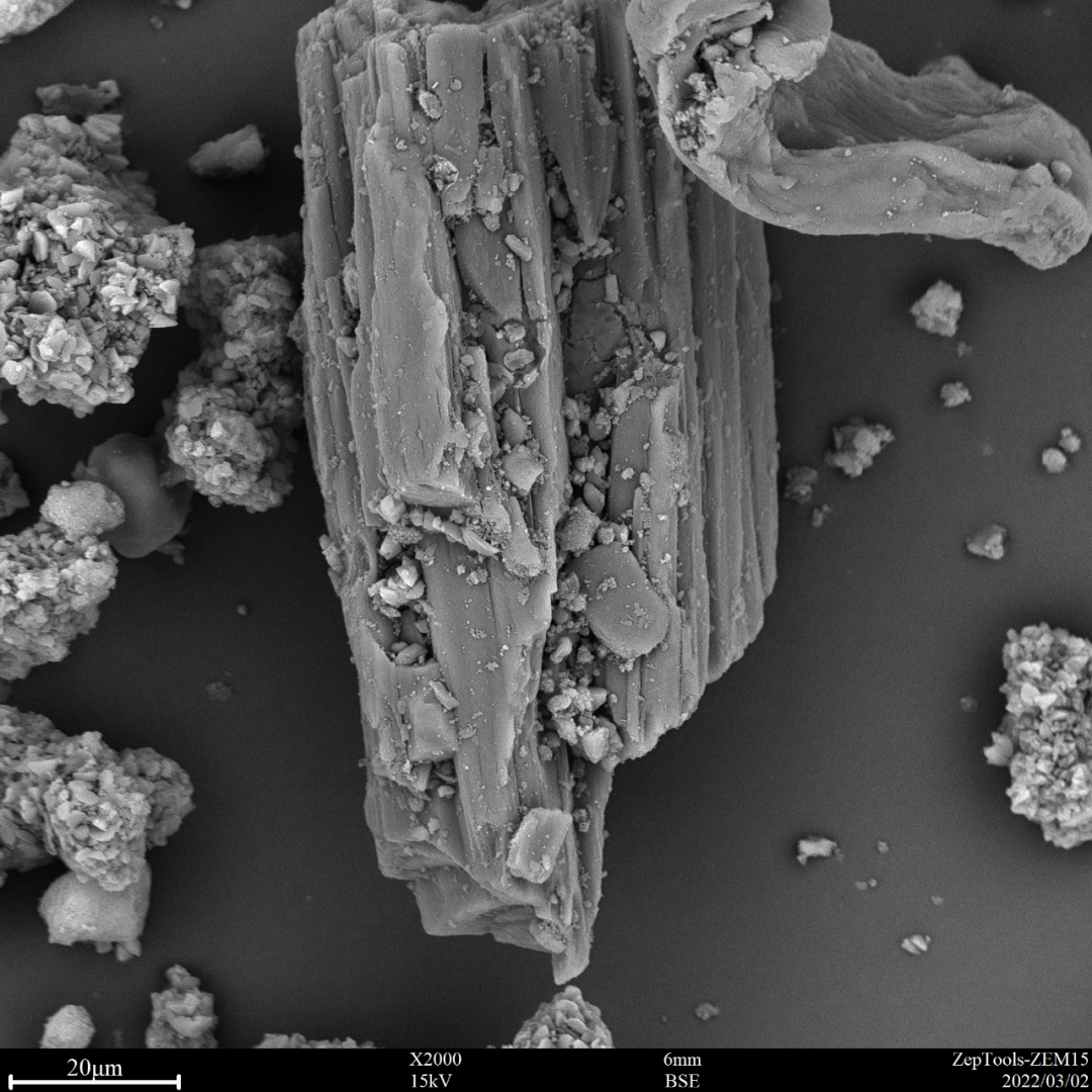 圖5 頭孢稀釋劑(臺式掃描電鏡2000倍照) 圖5 頭孢稀釋劑(臺式掃描電鏡2000倍照)