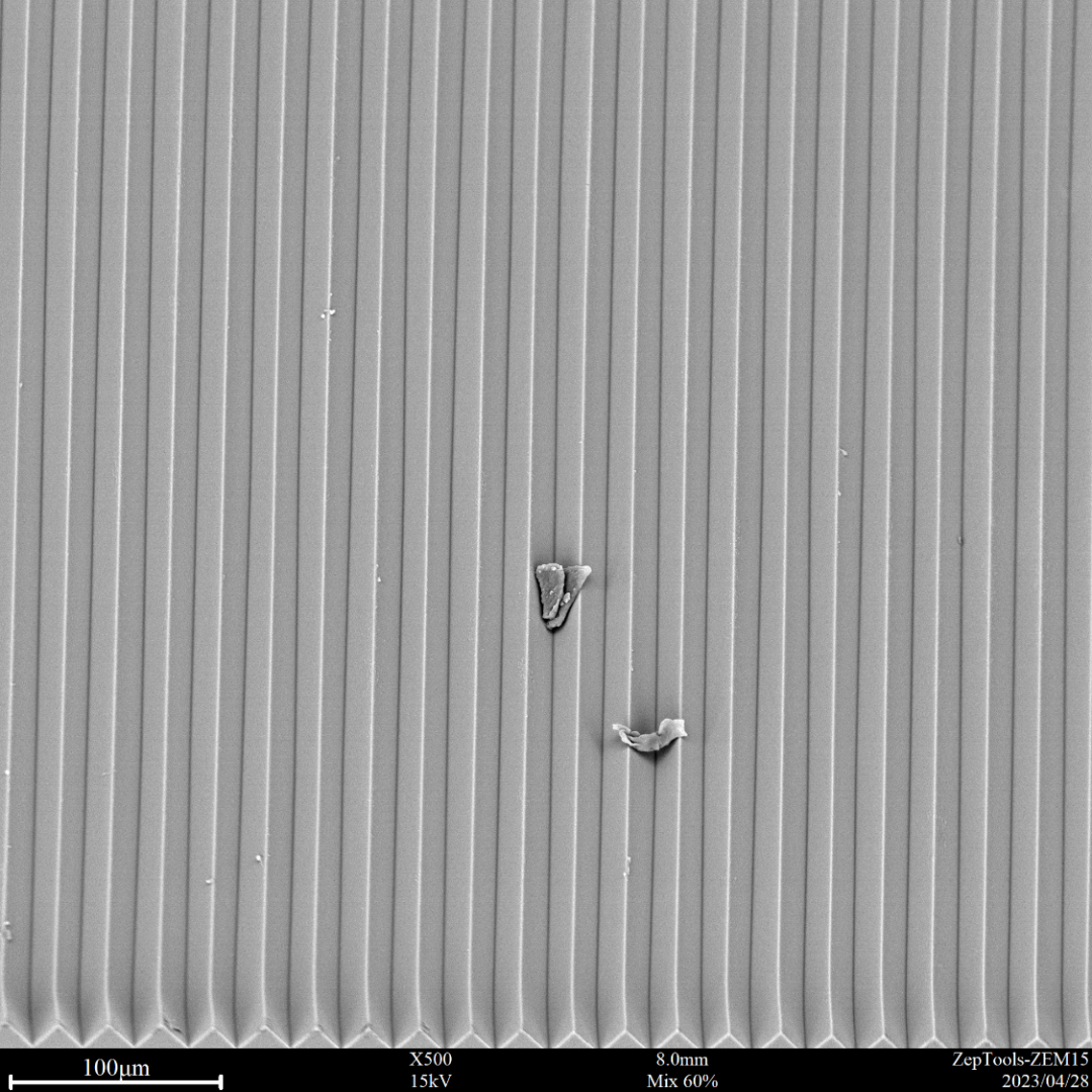 3M增量膜表面棱形微觀結構的SEM觀察 3M增量膜表面棱形微觀結構的SEM觀察